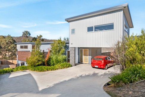42 Malachi Drive, KINGSTON TAS 7050
