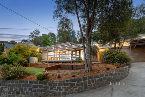 42 Melbourne Hill Road Warrandyte 3113