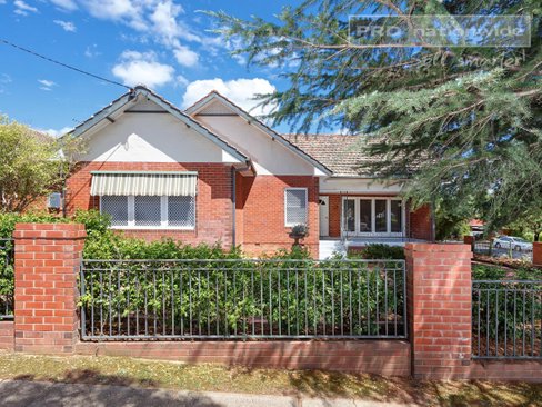 42 Mitchelmore Street, TURVEY PARK NSW 2650