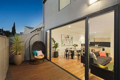 4/2 Moffat Street South Yarra 3141