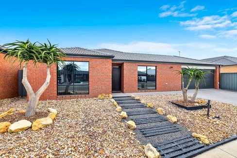 42 Moorhen Drive Lara 3212