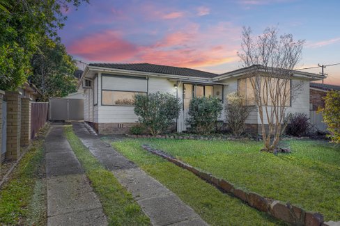 42 Redbill Drive, WOODBERRY NSW 2322
