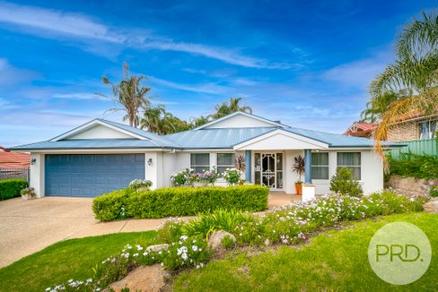 42 Simkin Crescent, KOORINGAL NSW 2650