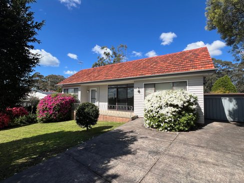 42 Stuart St, Kotara South NSW 2289