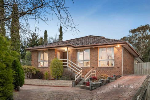 42 Tortice Drive Ringwood North 3134