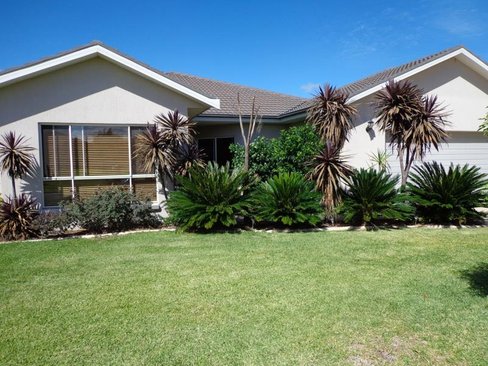 42 Warwick Road, TAMWORTH NSW 2340