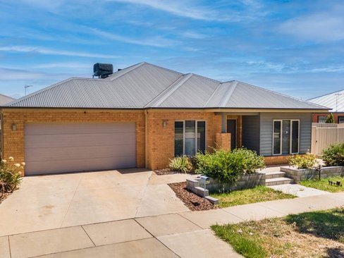 42 Wendouree Drive, KIALLA VIC 3631