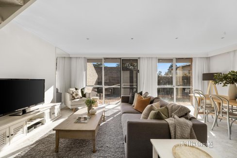 4 2 Wimba Avenue Kew 3101