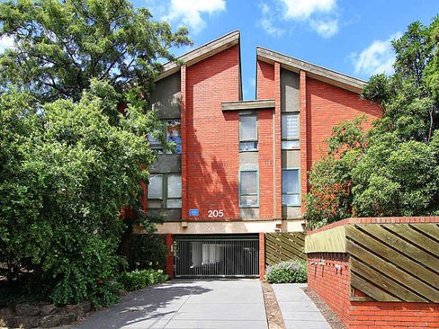 4 205 Maribyrnong Road Ascot Vale 3032