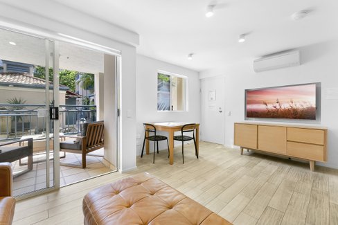 4/21-25 Peerless Avenue, Mermaid Beach QLD 4218