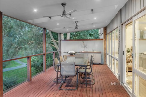 4 21 Cecil Street Eltham 3095