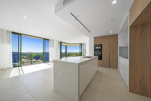 42/20 Executive Drive, Burleigh Waters QLD 4220