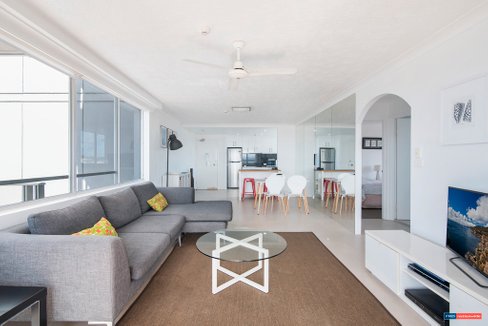 42/30 The Esplanade, BURLEIGH HEADS QLD 4220