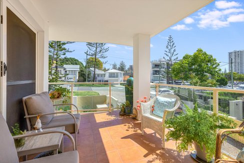 4/24-26 Dutton Street, COOLANGATTA QLD 4225