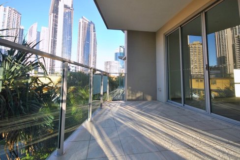 4/24-30 Tarcoola Crescent, SURFERS PARADISE QLD 4217