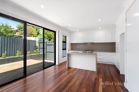 4/24 Banyule Road Rosanna 3084