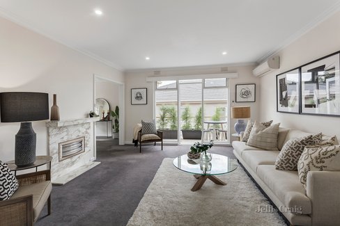 4/24 Clyde Street Surrey Hills 3127