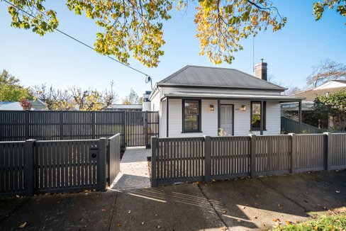 425 Ascot Street South  Ballarat Central 3350