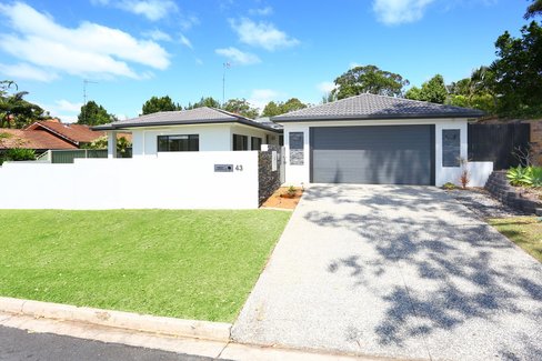 43 Binalong Drive, ASHMORE QLD 4214