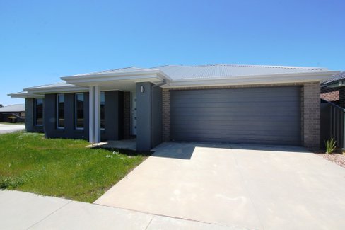 43 Brahman Drive, DELACOMBE VIC 3356