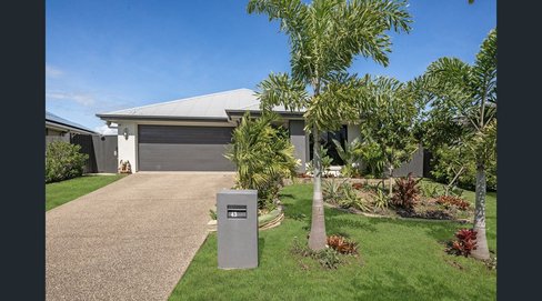 43 Coogee Terrace, BLACKS BEACH QLD 4740