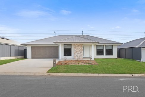 43 Explorers Way, WESTDALE NSW 2340