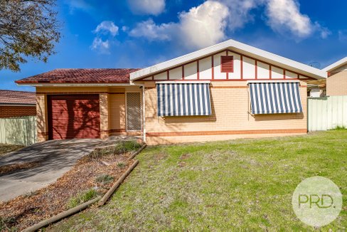 43 Giraween Mews, GLENFIELD PARK NSW 2650