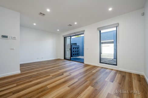 4/3 Hazel Grove Pascoe Vale 3044