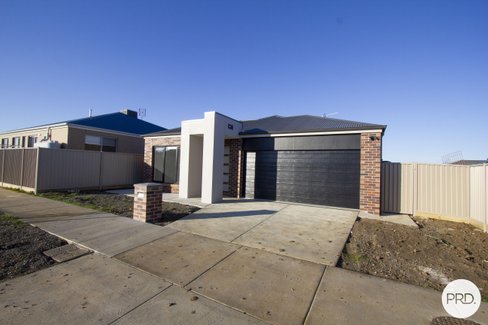 43 Honour Avenue, WINTER VALLEY VIC 3358
