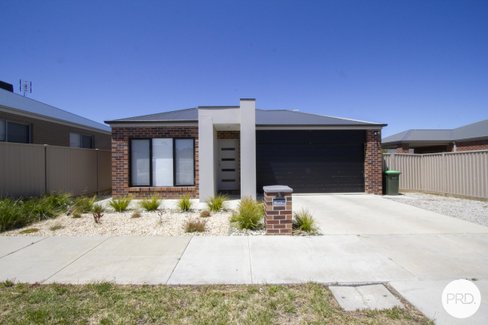 43 Honour Avenue, WINTER VALLEY VIC 3358