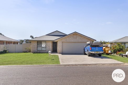 43 Nowland Crescent, TAMWORTH NSW 2340