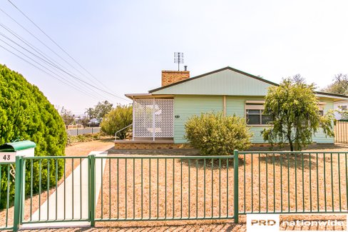43 Oak Street, TAMWORTH NSW 2340