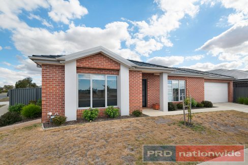 43 O'Shannassy Parade, Lucas VIC 3350