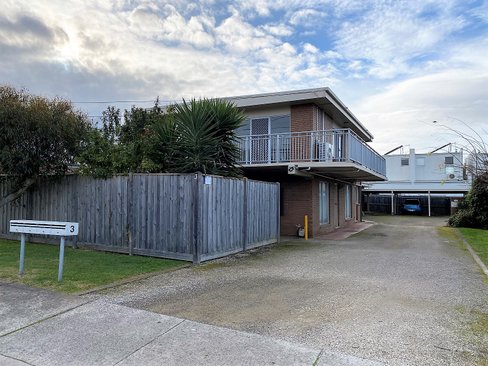 4/3 Stanley Street Newtown 3220