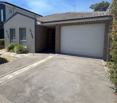 43 Tall Trees Dr, Glenmore Park NSW 2745