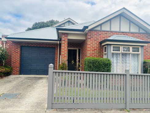 43 Thompson Street, BROWN HILL VIC 3350