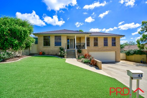 43 Windhover Cres, TAMWORTH NSW 2340