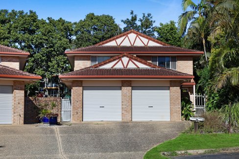 4/4-6 Snowgum Court, Burleigh Waters QLD 4220