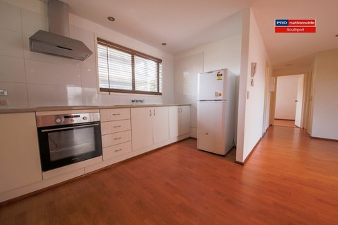 4/4 Baker Avenue, LABRADOR QLD 4215