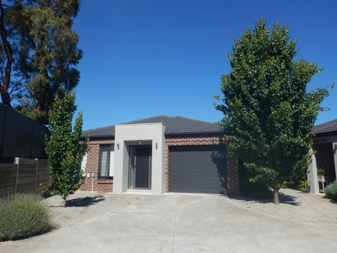 4/4 Dunn Street, GOLDEN POINT VIC 3350