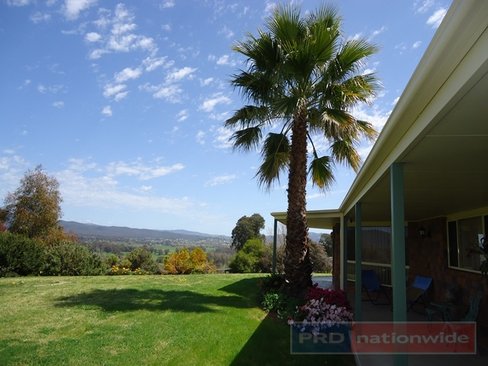 44 Hargreaves Close, TUMUT NSW 2720