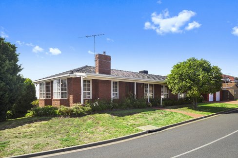 44 Leila Crescent Bell Post Hill 3215