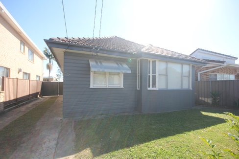 44 Moore Street, HURSTVILLE NSW 2220