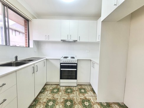 4/4 Olive Street, LIVERPOOL NSW 2170