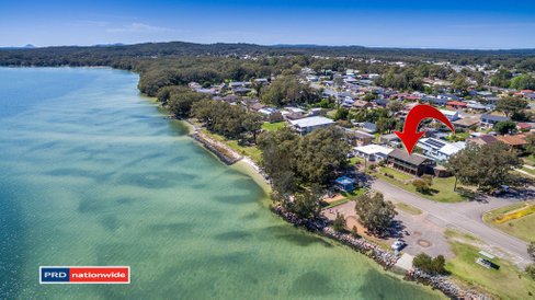 44 Peace Parade, TANILBA BAY NSW 2319