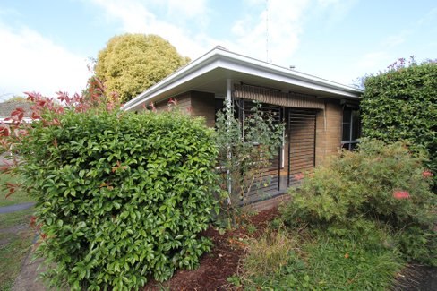 4/4 Pleasant Street South, NEWINGTON VIC 3350