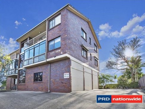 4/4 Rosemount Terrace, WINDSOR QLD 4030