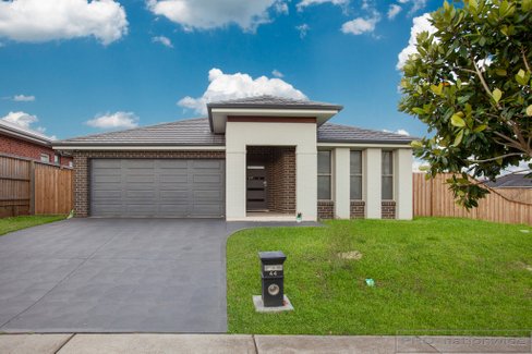 44 Sandpiper Circuit, ABERGLASSLYN NSW 2320