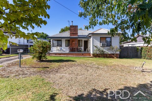44 Vyner Street, TUMUT