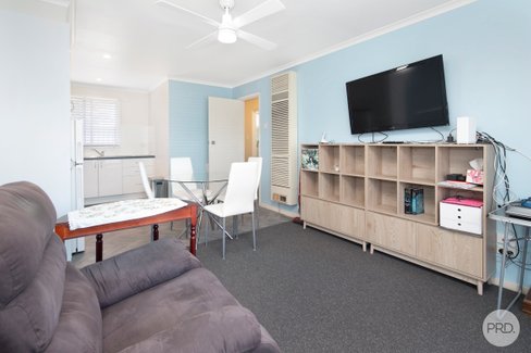 4/4 Warratta Avenue, DELACOMBE VIC 3356